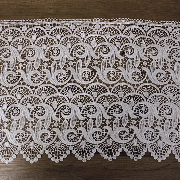 gipiura_biala_zawijane_liscie_30cm_1_mini.JPG
